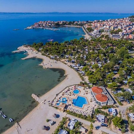 Apartment Gamma With Hydromassage Mini Pool Near Split Zrnovnica Ngoại thất bức ảnh