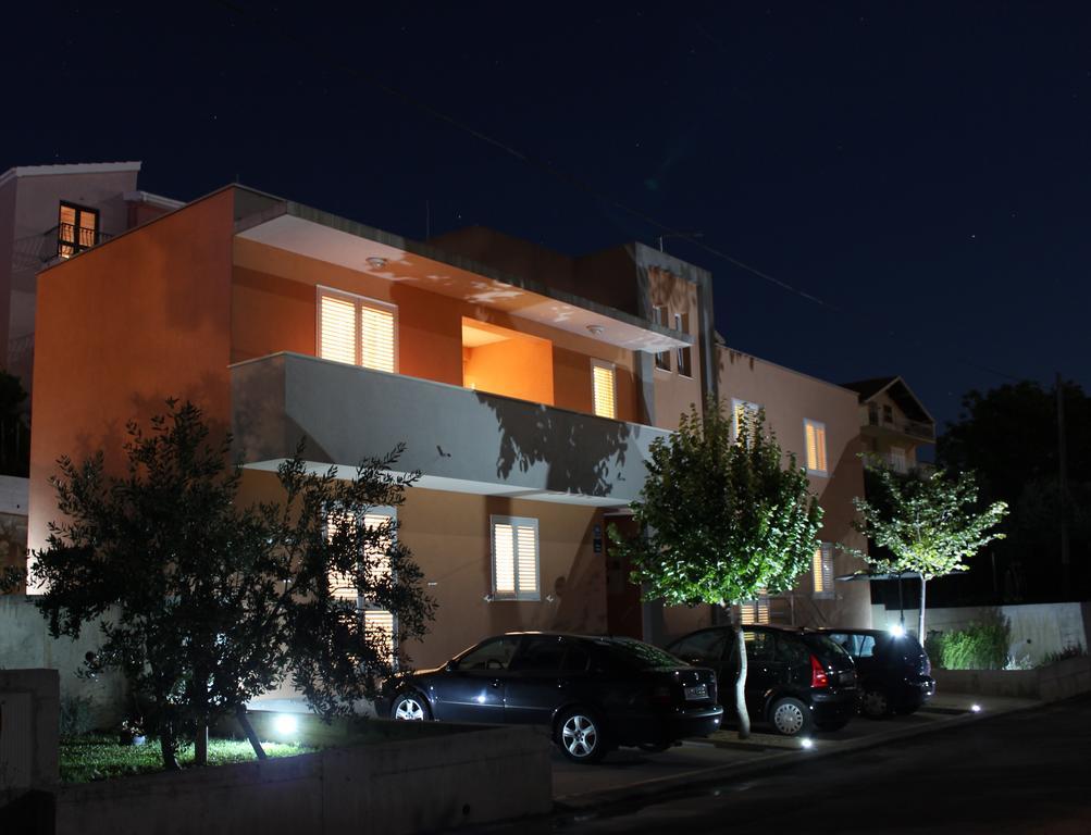 Apartment Gamma With Hydromassage Mini Pool Near Split Zrnovnica Ngoại thất bức ảnh