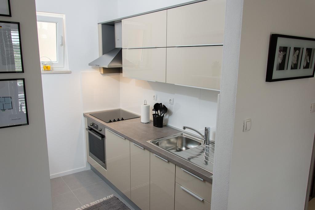 Apartment Gamma With Hydromassage Mini Pool Near Split Zrnovnica Ngoại thất bức ảnh