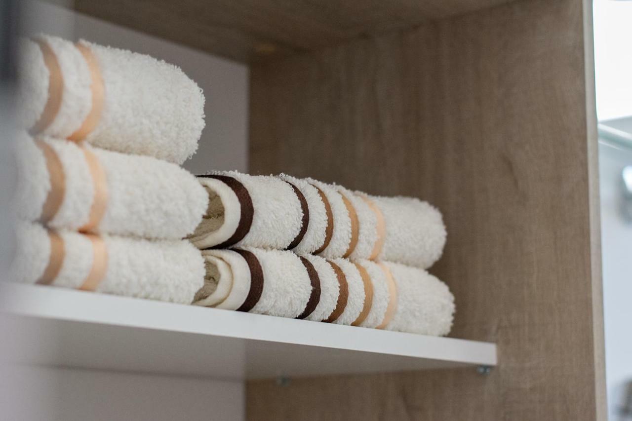 Apartment Gamma With Hydromassage Mini Pool Near Split Zrnovnica Ngoại thất bức ảnh