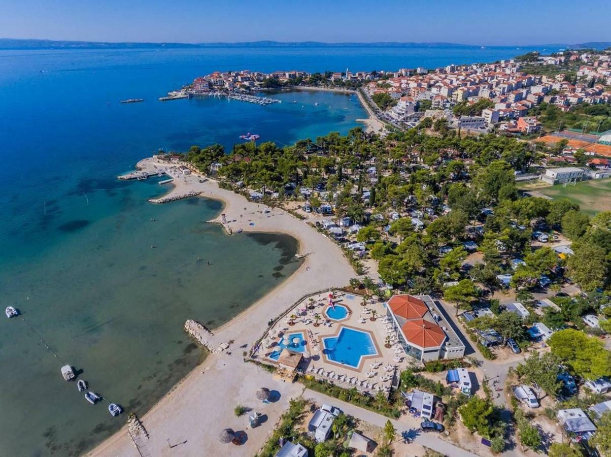 Apartment Gamma With Hydromassage Mini Pool Near Split Zrnovnica Ngoại thất bức ảnh